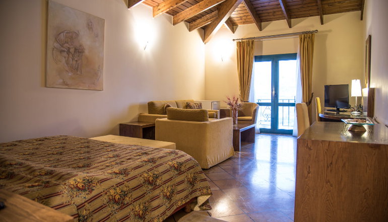 5* Avaris Hotel